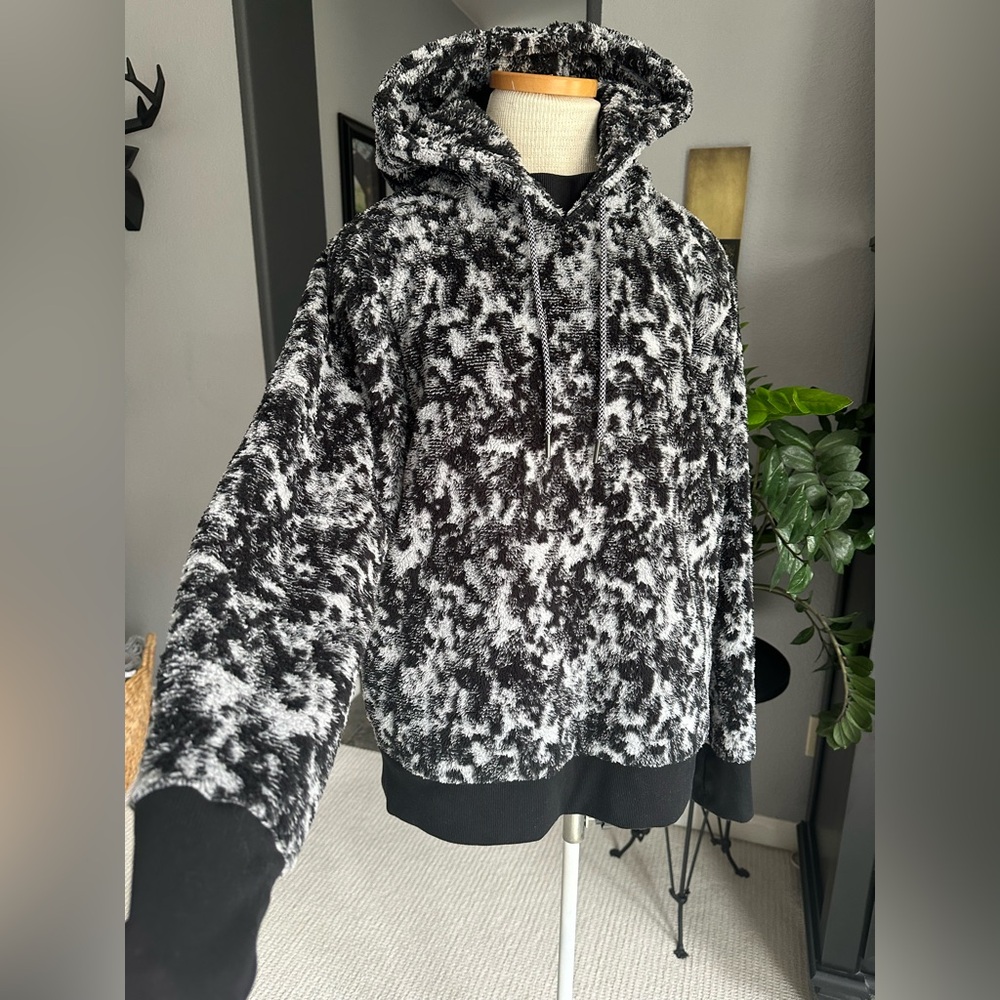 Athleta fuzzy hoodie with pockets, size large